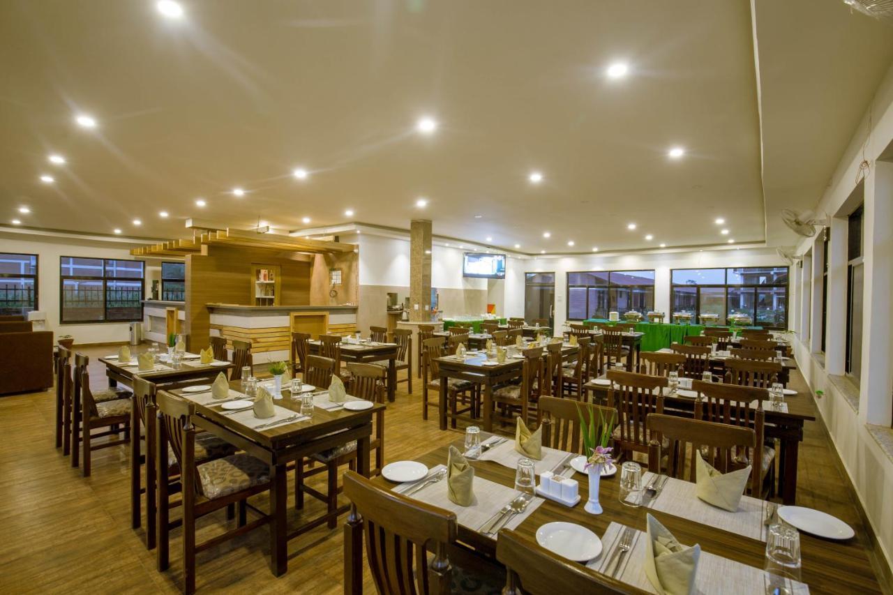 Hotel Vision Safari Pvt Ltd Sauraha Exterior foto