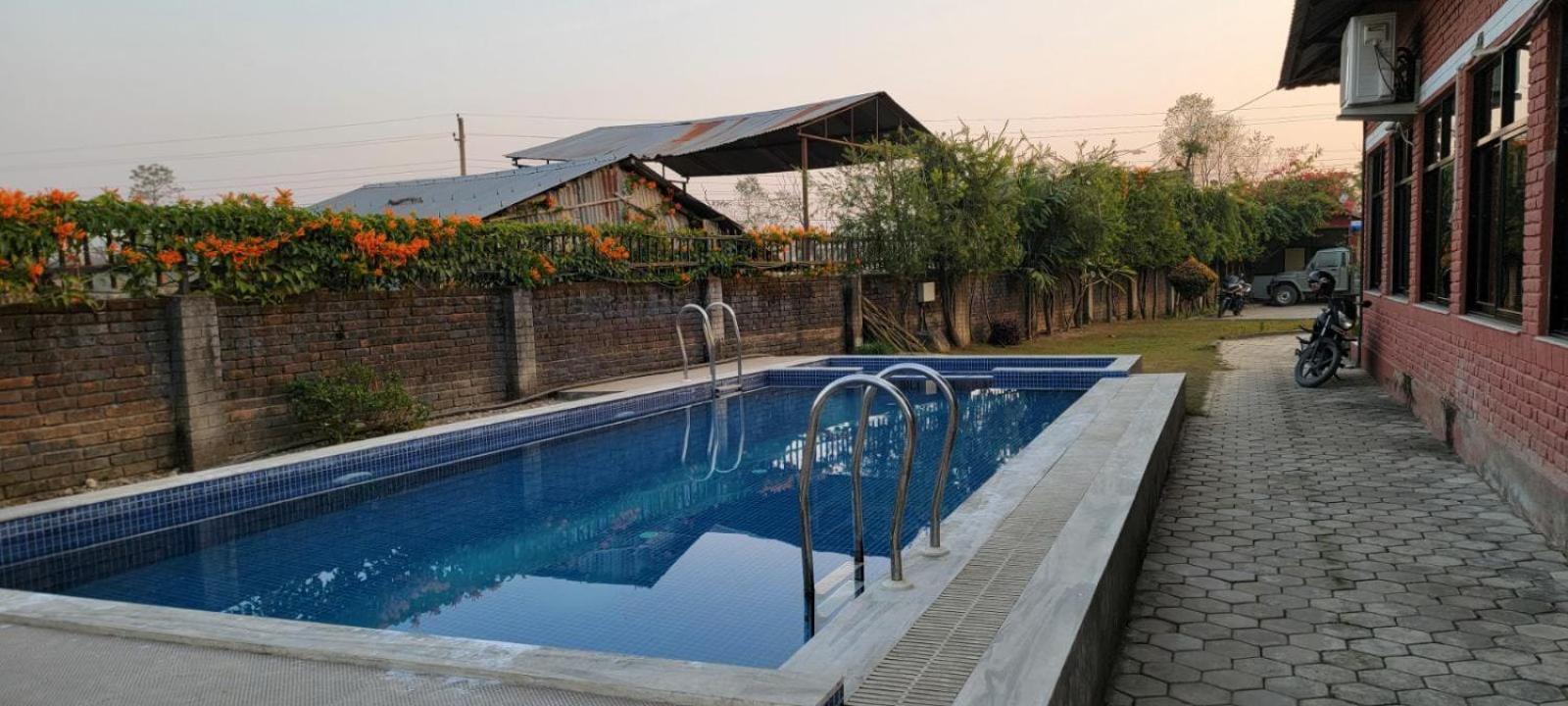 Hotel Vision Safari Pvt Ltd Sauraha Exterior foto